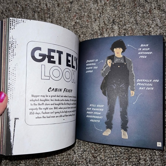 Stranger Things Fan Field Guide Hardback EUC - Picture 3 of 6